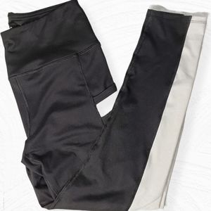 B & W SO Brand Yoga Workout Leggings Size M